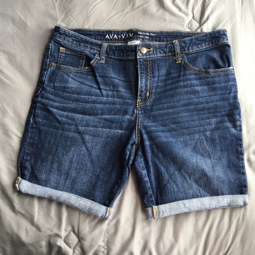 Ava & Viv Rolled Cuff Bermuda Shorts | 16W